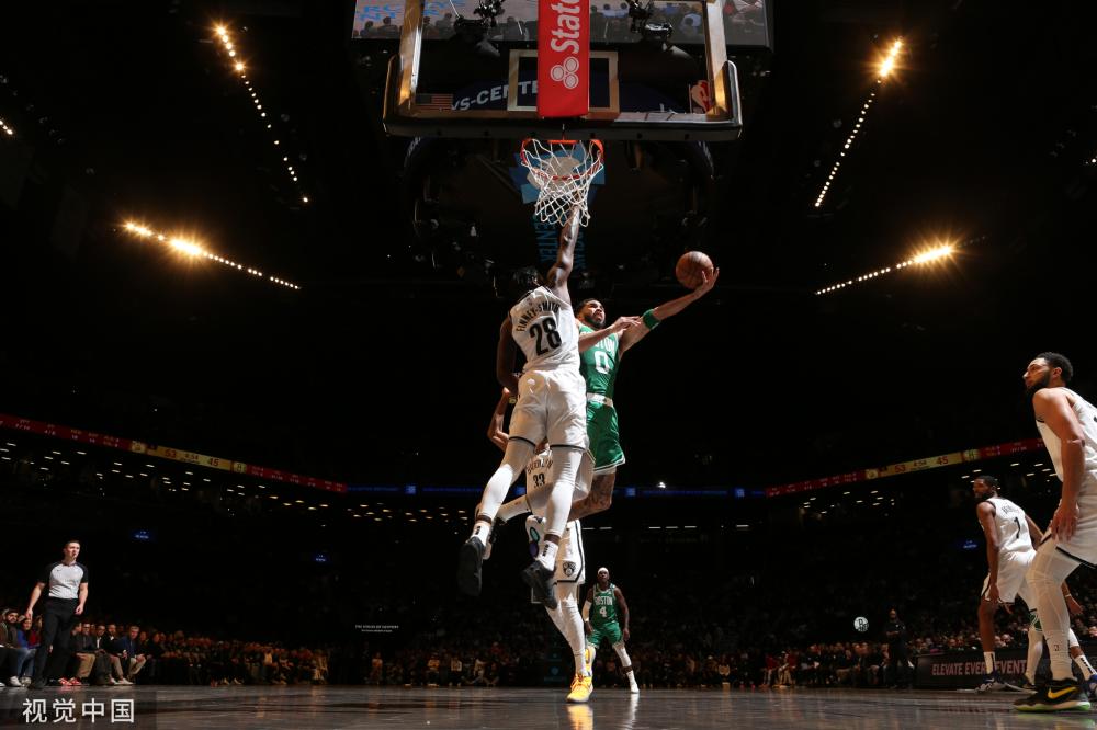 持竞争力的 持竞争力的