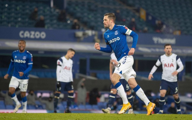 同为中锋 同为中锋