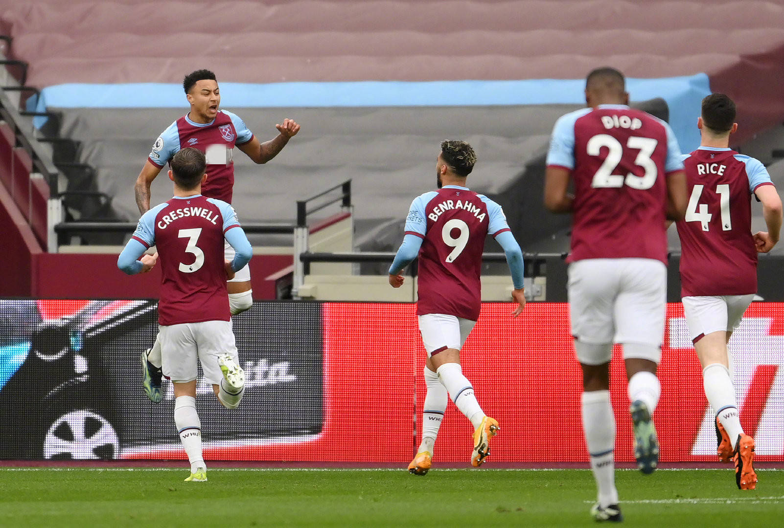 起伯纳乌的 起伯纳乌的